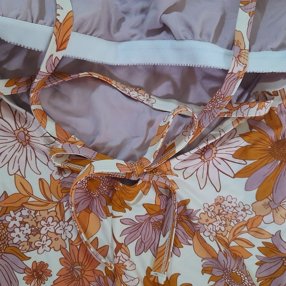 ● Kona Sol | NWT Orange Floral Ruffle Strap Coverage One Piece Swimsuit. - Picture 6 of 10